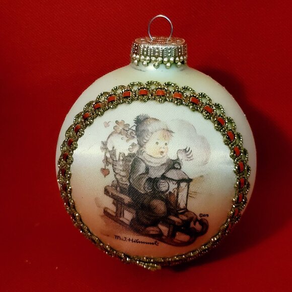 MJ Hummel 2006 Hansel & Gretel Winter Fun Glass Silk Bulb Christmas Ornament - Picture 3 of 14